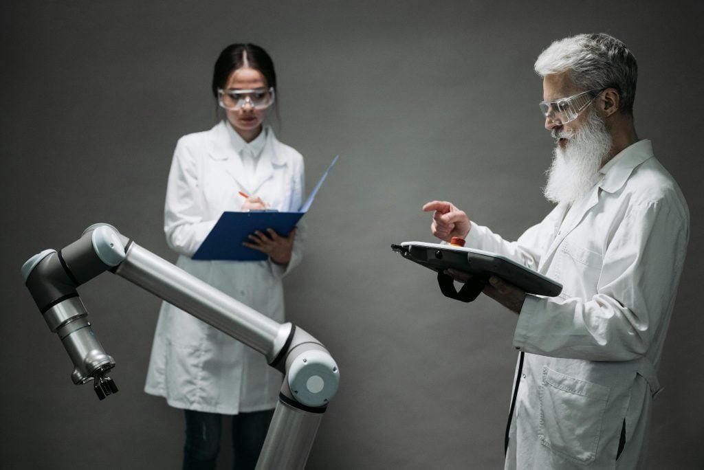 Mastering the Future: Explore an Artificial Intelligence Course in UK University